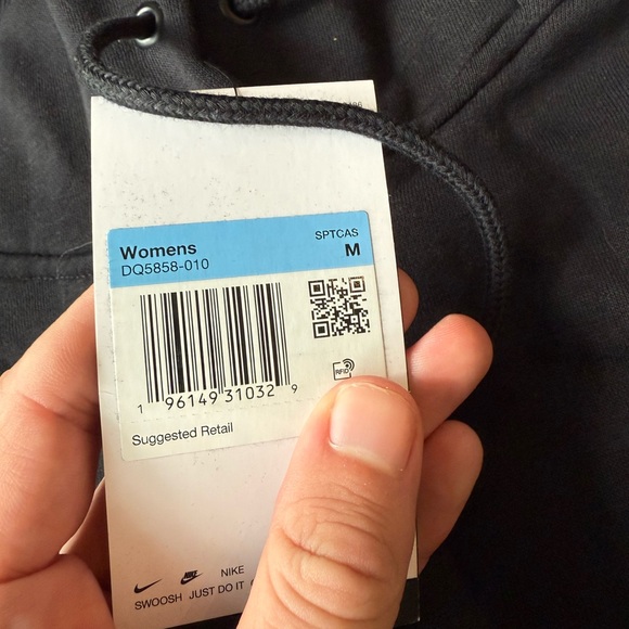 Nike Oversized Pullover Hoodie Women's M NWT Crop Sportswear Phoenix DQ5858-010 - Picture 3 of 4